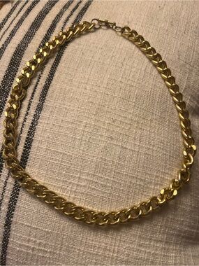 Gold-Tone Curb Chain Necklace - Classic Women's Jewelry